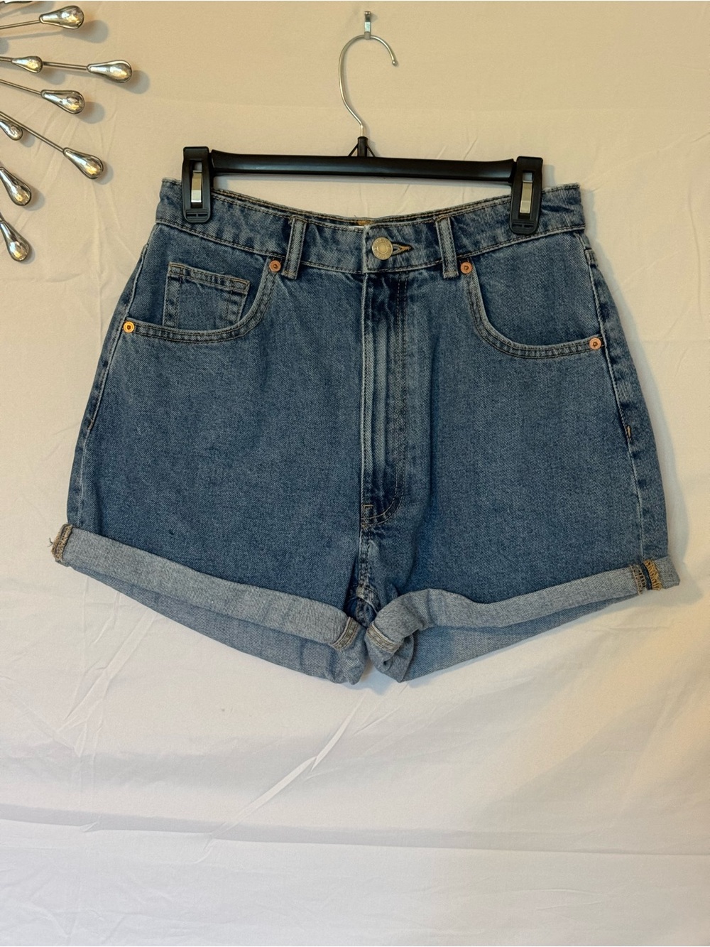 Zara Mid-High Blue Rolled-Hem Denim Shorts Size 6